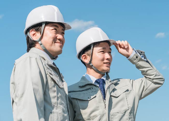 工場内の機械に関わるお仕事です